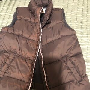 Girls Old Navy grey pink pewter puffer vest lined with fleece